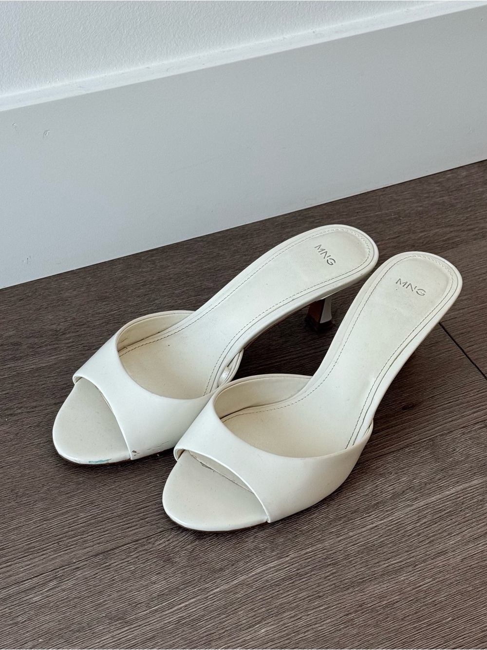 Mango Cream Open-Toe Slide Heels